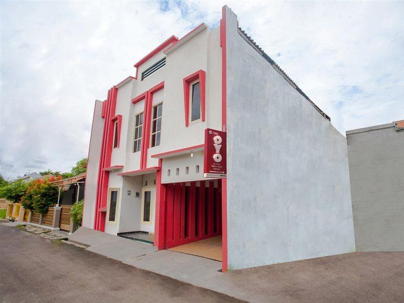 OYO 3060 Al Fatih Guest House Syariah Tegal  Bagian luar foto